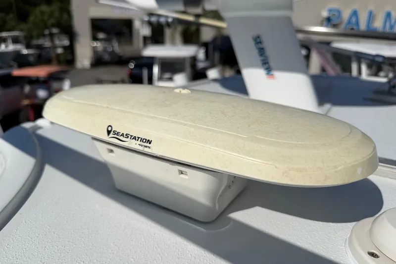 Slide: The Image of Seastation device on 2023 Costa Custom Boats 264 HC, close-up view. - 47