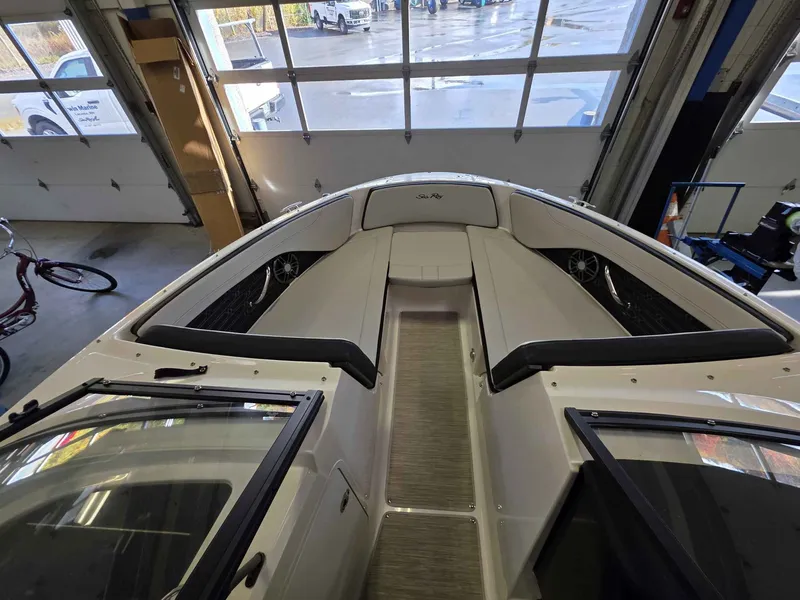 Slide: The Image of Sea Ray SPX 210 2026 - 14