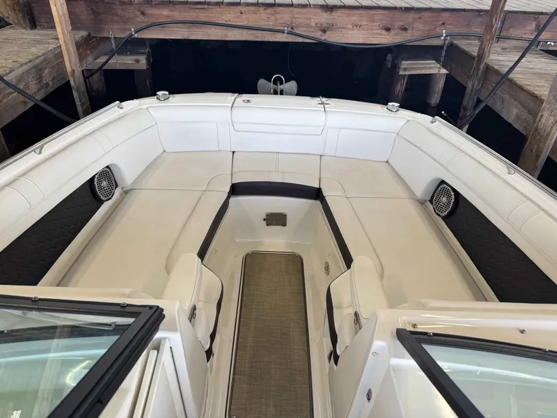 Slide: The Image of Sea Ray SDX 270 2018 - 10