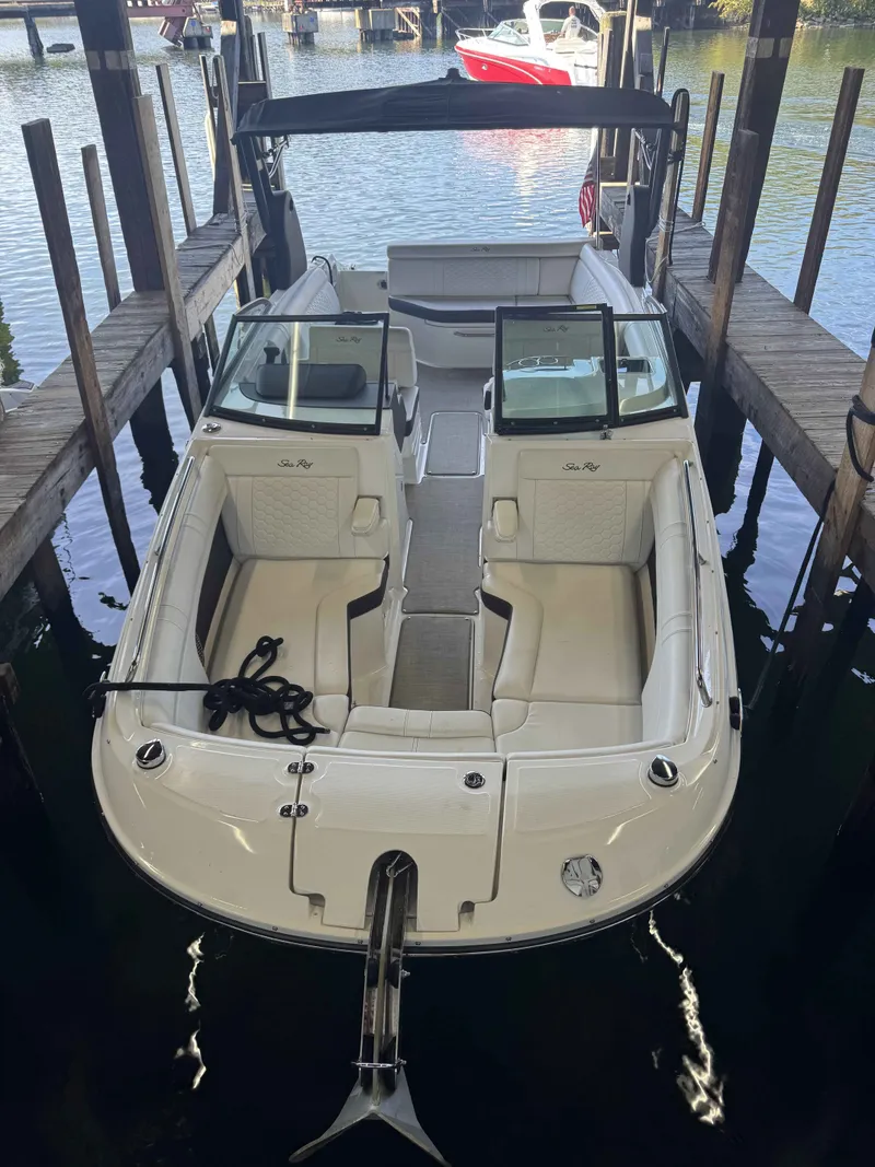 Slide: The Image of Sea Ray SDX 270 2018 - 4