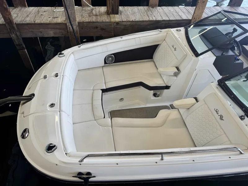 Slide: The Image of Sea Ray SDX 270 2018 - 6