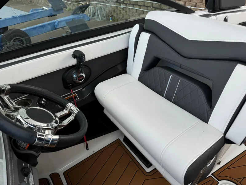 Slide: The Image of Monterey 258SS Super Sport 2022 - 55