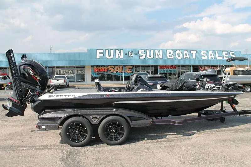 The Image of 2026 Skeeter FXR20 FLEX boat at Fun-N-Sun Boat Sales dealership. - 0
