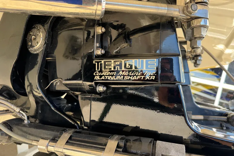Slide: The Image of Close-up of Teague Custom Marine Platinum Shaft XR on 2008 Fountain 35 Lightning. - 19