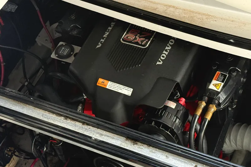 Slide: The Image of Volvo Penta engine in 2002 Four Winns 328 Vista boat, detailed view. - 56