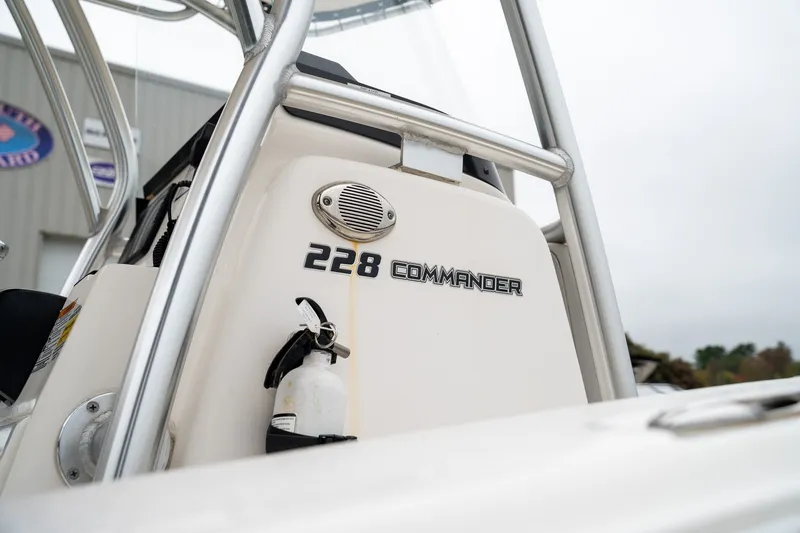 Slide: The Image of Sea Fox 228 Commander 2019 - 3