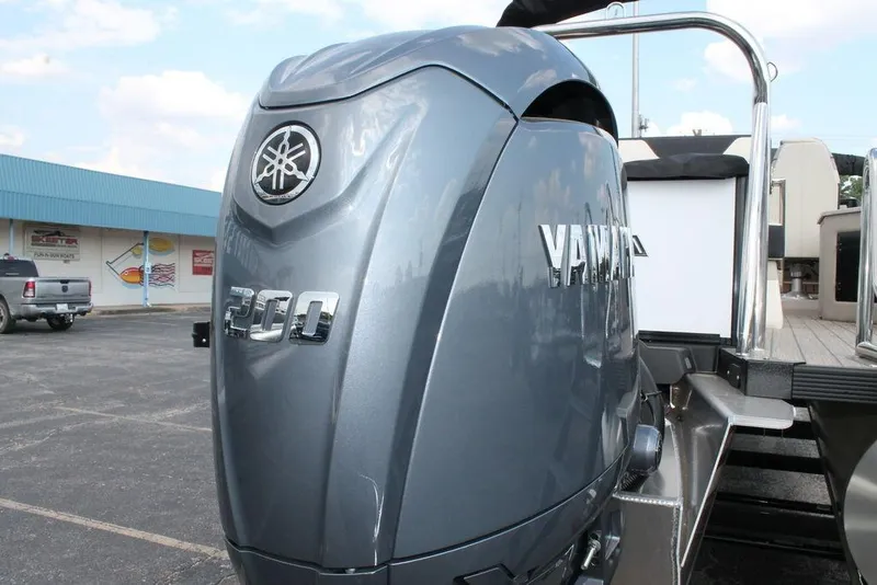 Slide: The Image of Yamaha 200 outboard motor on 2026 Avalon Catalina Cruise 23' boat. - 6