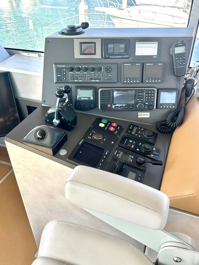 Slide: The Image of Flybridge Controls - 20