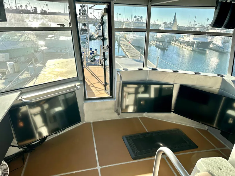 Slide: The Image of Flybridge Nav Screens - 23