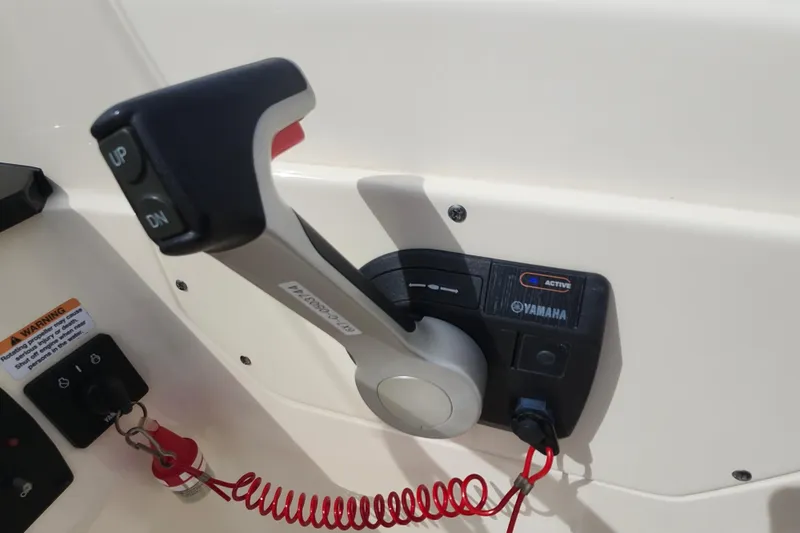 Slide: The Image of Throttle control of 2022 Scout 215 Dorado boat with Yamaha system. - 16