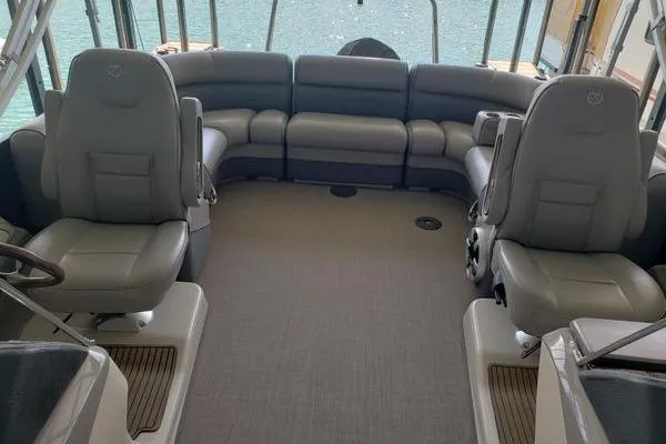 Slide: The Image of Interior of 2014 Premier Yachts 250 S-Series RF with spacious seating and modern design. - 11
