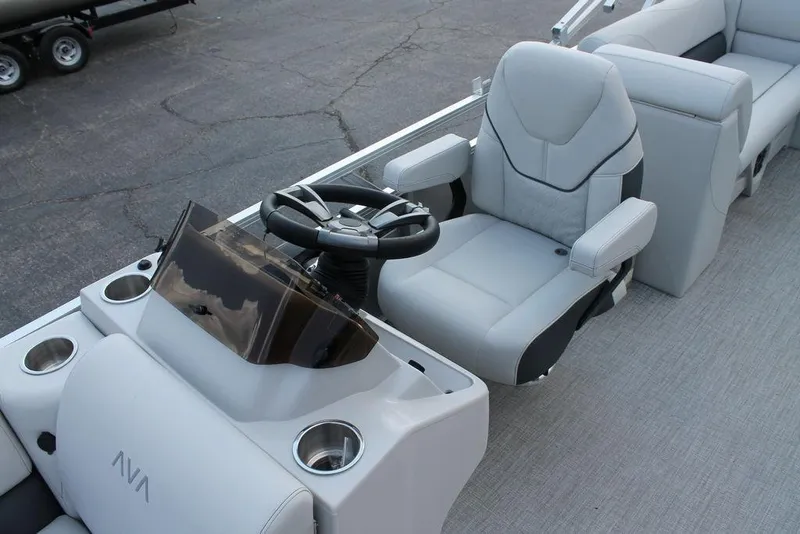 Slide: The Image of 2026 Avalon VLS QUAD LOUNGER 21 model detail with "VLS 2180 QL" text. - 12