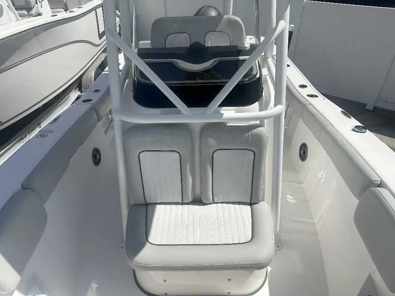 Slide: The Image of Sea Fox 228 Commander 2022 - 4