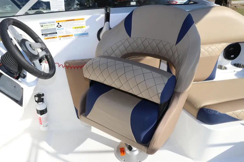 Slide: The Image of Captain's seat and steering wheel of 2019 Hurricane SunDeck 2486 OB boat. - 19