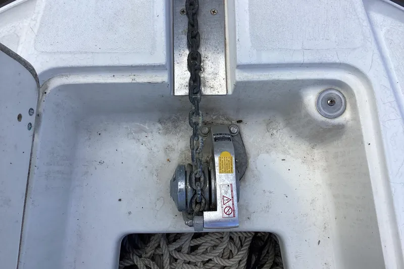 Slide: The Image of Anchor chain mechanism on a 2001 Boston Whaler 260 Outrage boat. - 19