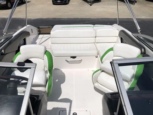 Slide: The Image of Regal 2000 Bowrider 2008 - 15