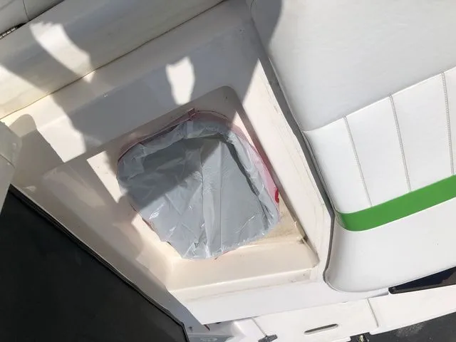 Slide: The Image of Regal 2000 Bowrider 2008 - 19