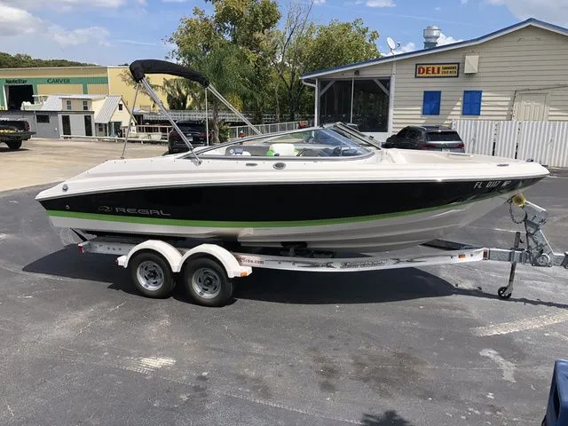 Slide: The Image of Regal 2000 Bowrider 2008 - 5