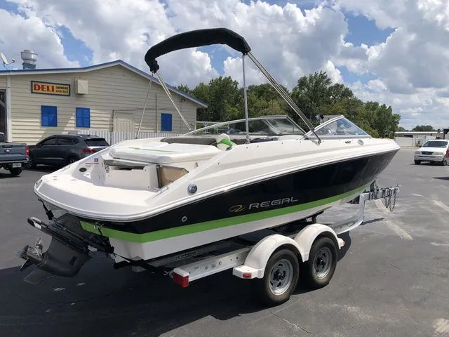 Slide: The Image of Regal 2000 Bowrider 2008 - 6