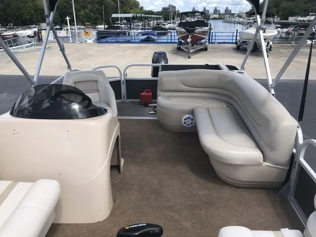 Slide: The Image of Sun Tracker Party Barge 20 DLX 2015 - 11