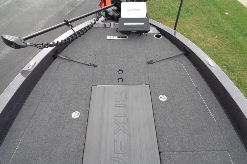 Slide: The Image of 2026 Vexus DVX22S boat deck with Garmin and Humminbird equipment. - 19