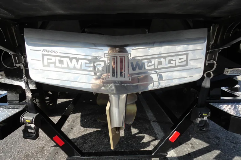 Slide: The Image of 2021 Malibu Wakesetter 23 LSV Power Wedge III detail, showcasing advanced wakeboarding technology. - 29