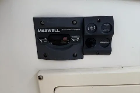 Slide: The Image of Maxwell circuit breaker panel on 2005 Albemarle 248 Express Fisherman boat. - 13