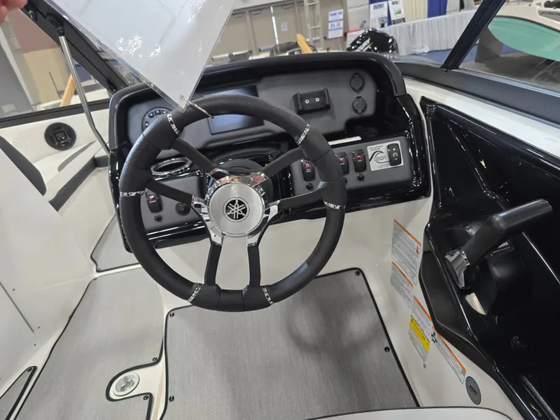 Slide: The Image of Yamaha SX195 2026 - 16