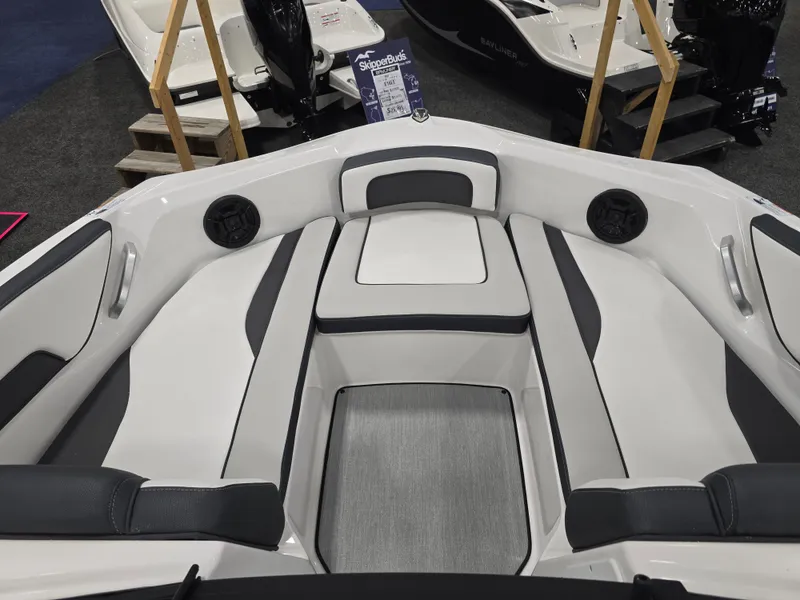 Slide: The Image of Yamaha SX195 2026 - 18