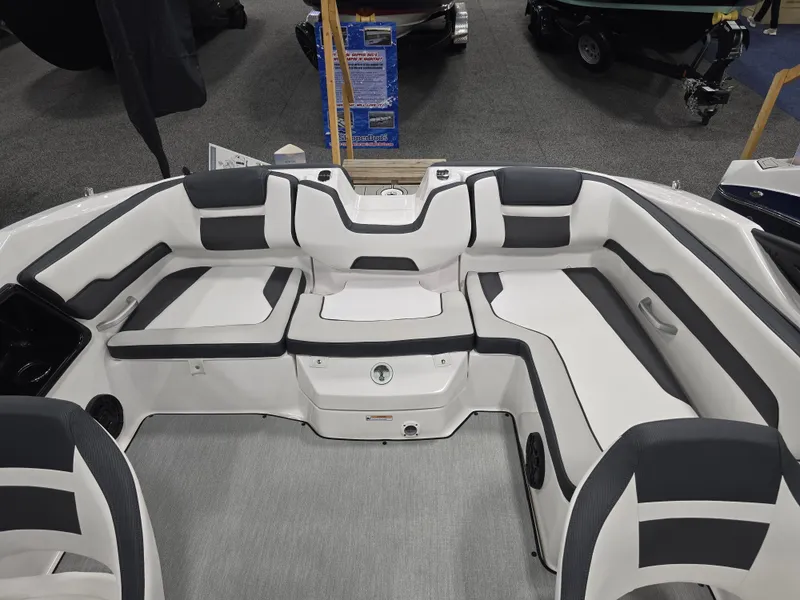 Slide: The Image of Yamaha SX195 2026 - 23