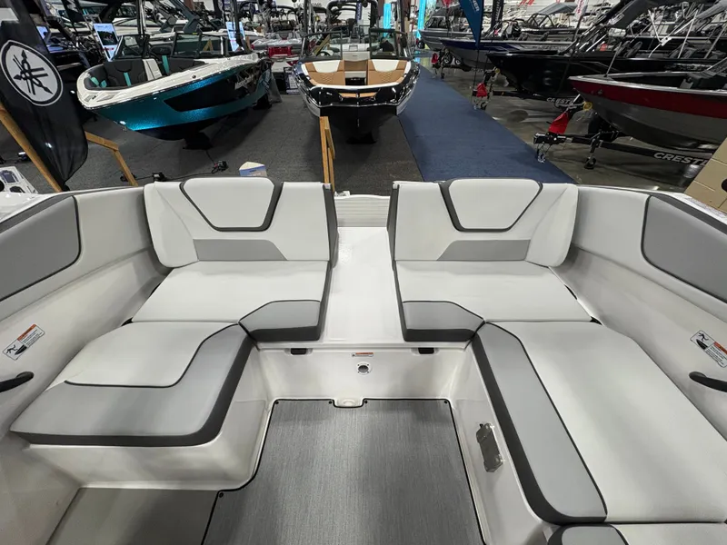 Slide: The Image of Yamaha AR220 2026 - 7