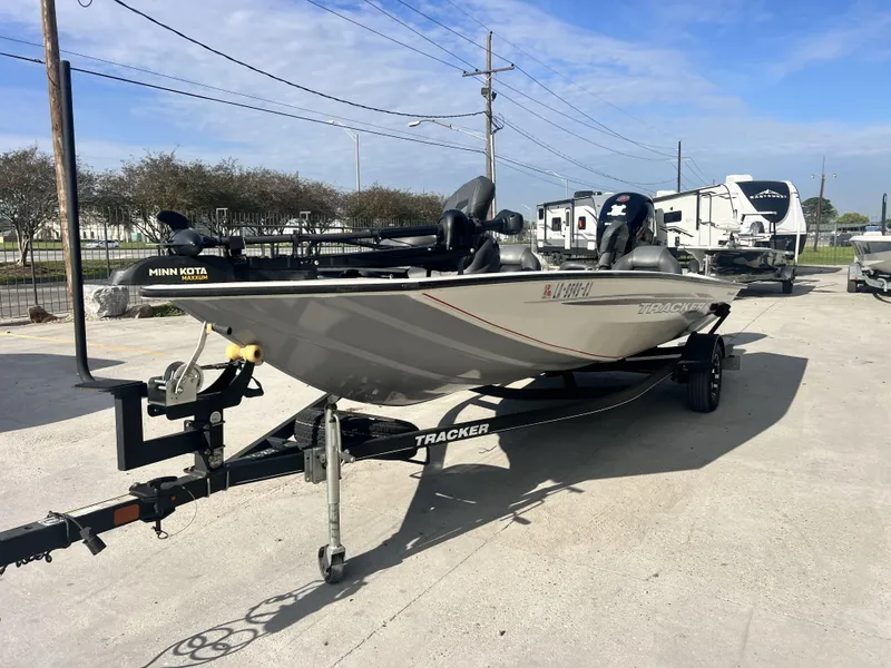 Slide: The Image of Tracker Pro Team 195 2019 - 13