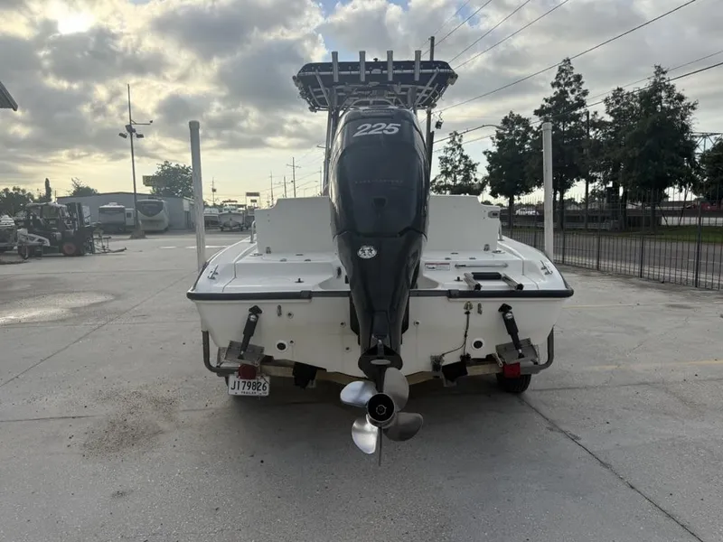 Slide: The Image of Boston Whaler 220 Dauntless 2007 - 13