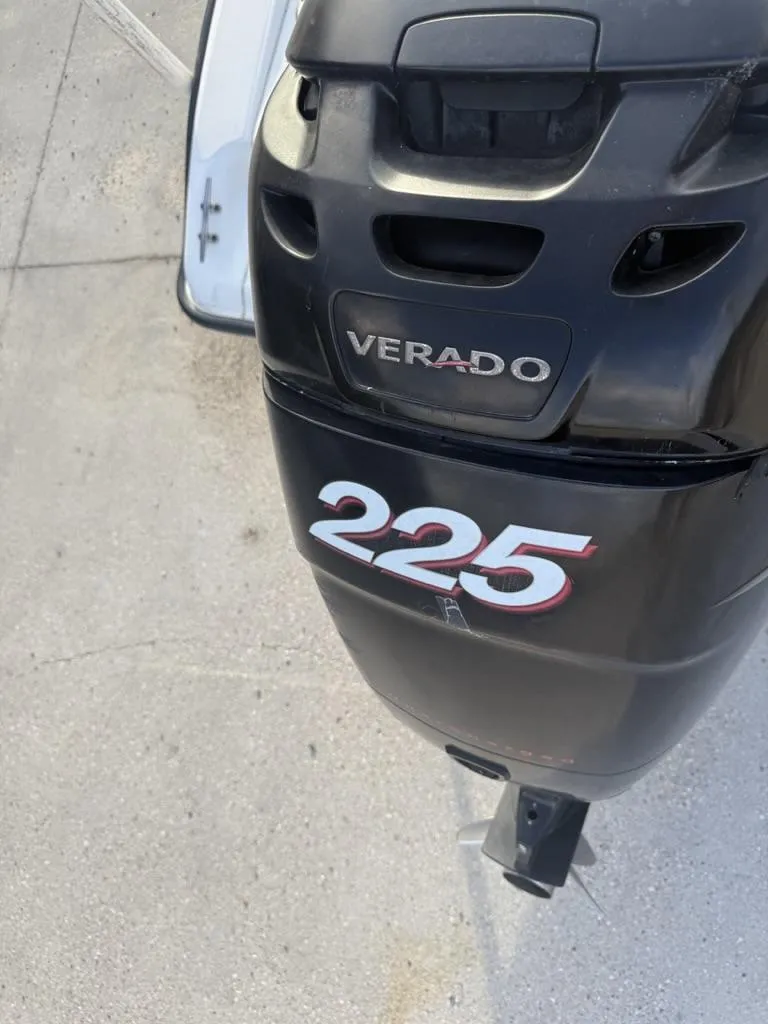 Slide: The Image of Boston Whaler 220 Dauntless 2007 - 5