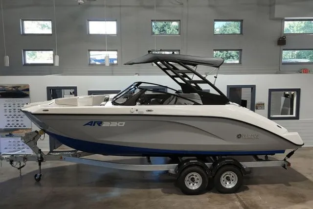 The Image of Yamaha AR220 2026 - 1