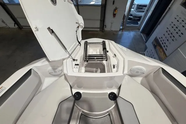 Slide: The Image of Yamaha AR220 2026 - 17