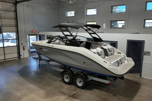 Slide: The Image of Yamaha AR220 2026 - 3