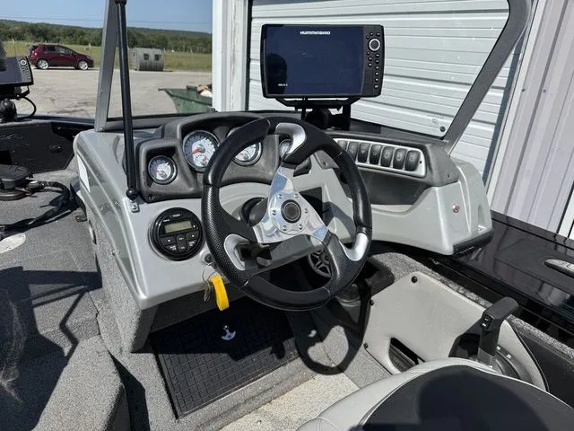 Slide: The Image of Tracker Targa V-19 Combo 2019 - 17