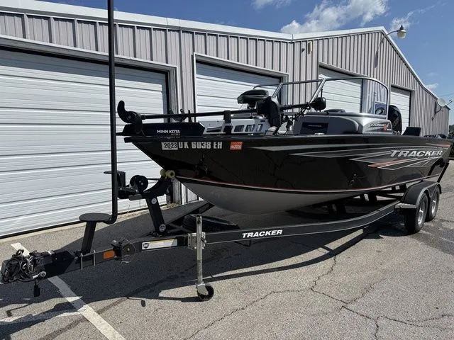 Slide: The Image of Tracker Targa V-19 Combo 2019 - 4