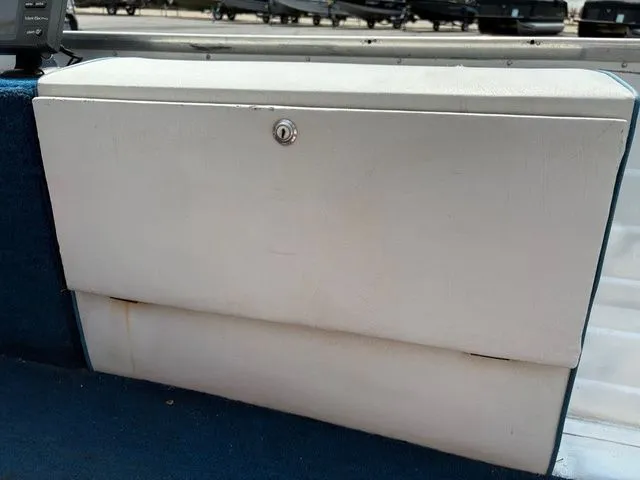 Slide: The Image of Crestliner V14fishhawk 1989 - 11