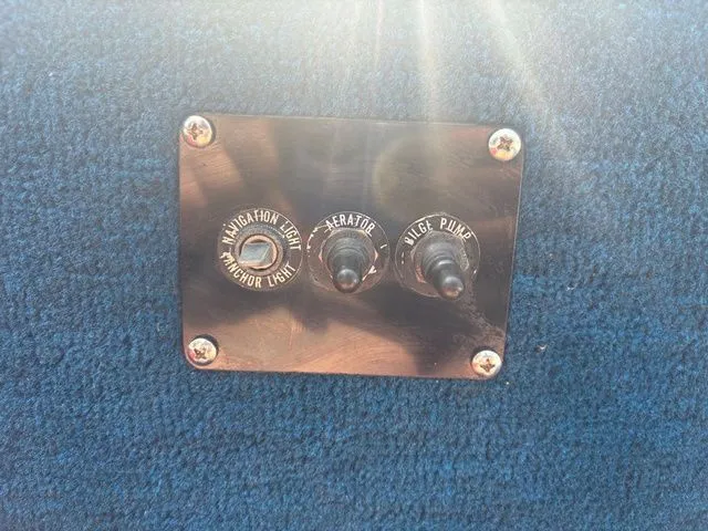 Slide: The Image of Crestliner V14fishhawk 1989 - 12