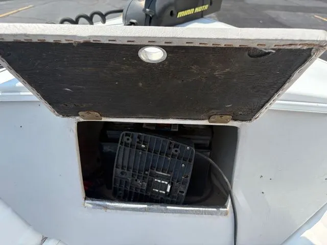 Slide: The Image of Crestliner V14fishhawk 1989 - 18