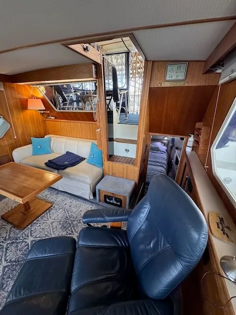 Slide: The Image of Tollycraft 44 CPMY 1988 - 10