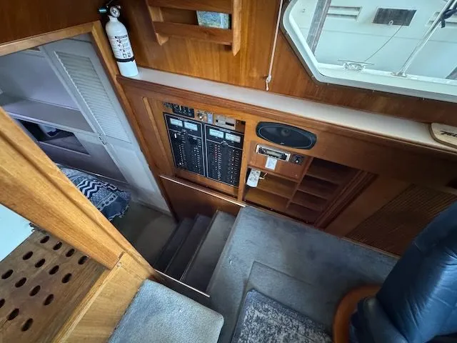 Slide: The Image of Tollycraft 44 CPMY 1988 - 16