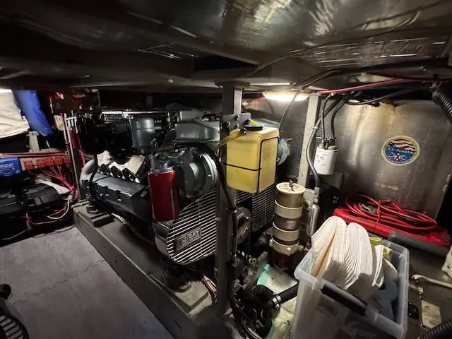 Slide: The Image of Tollycraft 44 CPMY 1988 - 27