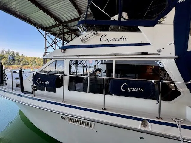 Slide: The Image of Tollycraft 44 CPMY 1988 - 4