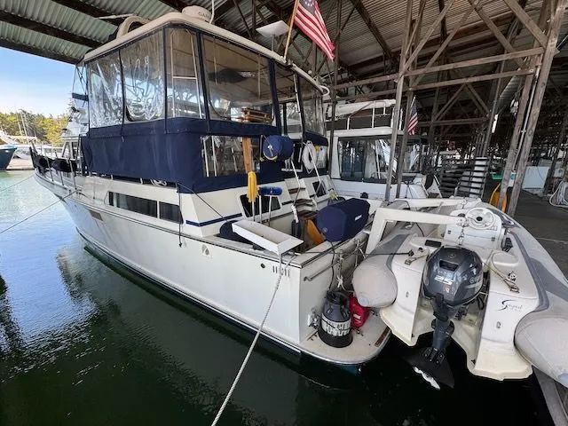 Slide: The Image of Tollycraft 44 CPMY 1988 - 5