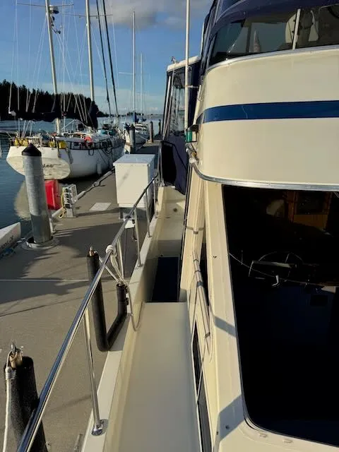 Slide: The Image of Tollycraft 44 CPMY 1988 - 51