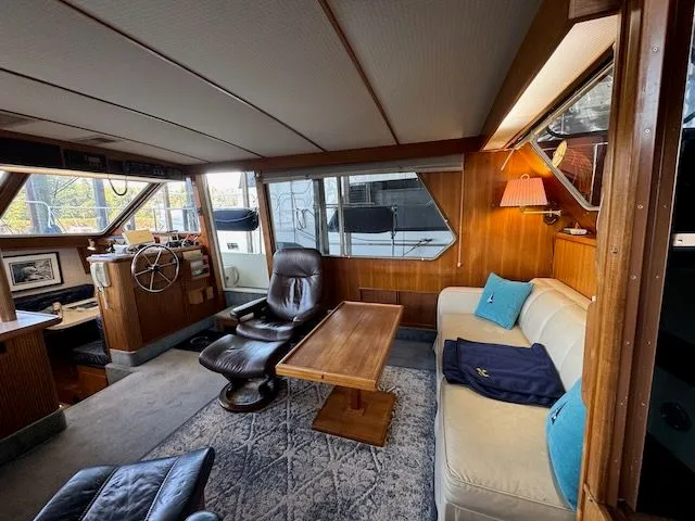 Slide: The Image of Tollycraft 44 CPMY 1988 - 8