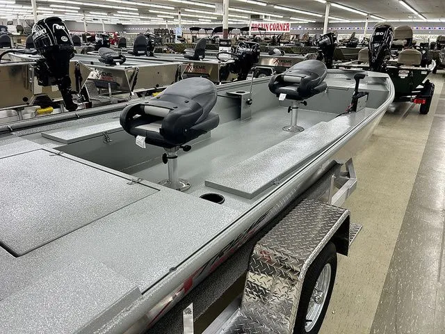 Slide: The Image of Xtreme Boats Brute 1754SS Tunnel 2026 - 6